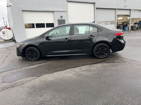 Used 2022 Toyota Corolla LE image 15