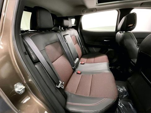 New 2026 Nissan Kicks SR image 32