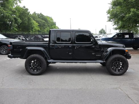 Used 2023 Jeep Gladiator Overland AWD/4WD image 11