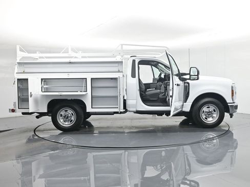 New 2025 Ford F350 XL w/ XL Chrome Package image 43