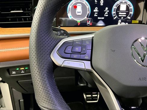 New 2026 Volkswagen Tiguan SEL R-Line AWD/4WD image 17