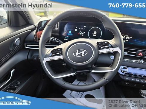 Certified 2026 Hyundai Elantra Limited w/ Cargo Package FWD image 7