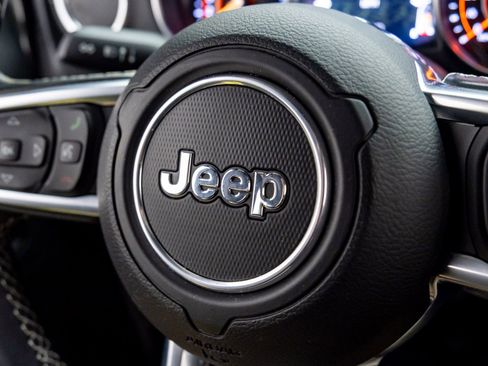 Used 2018 Jeep Wrangler Unlimited Sahara w/ Dual Top Group image 23