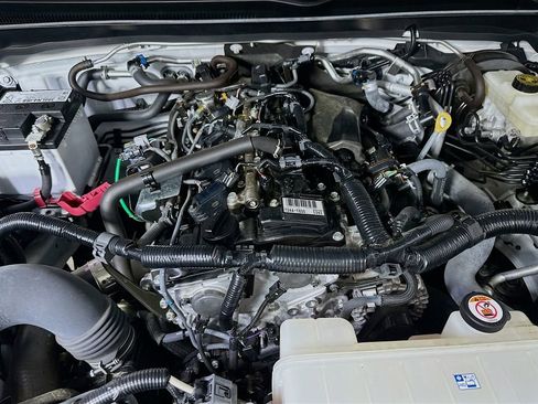 Used 2024 Toyota Tacoma TRD Sport RWD image 9