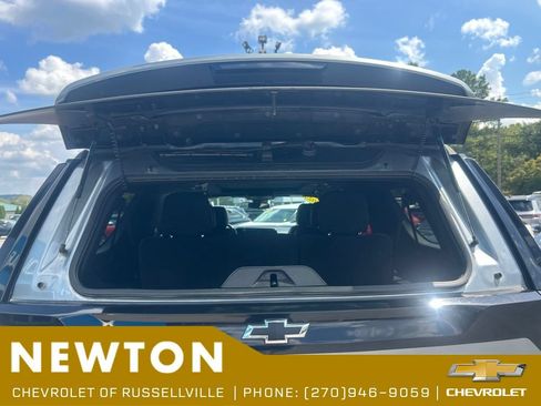 Used 2025 Chevrolet Suburban Z71 w/ Comfort Package AWD/4WD image 41