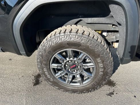 Used 2025 GMC Sierra 1500 AT4X image 17