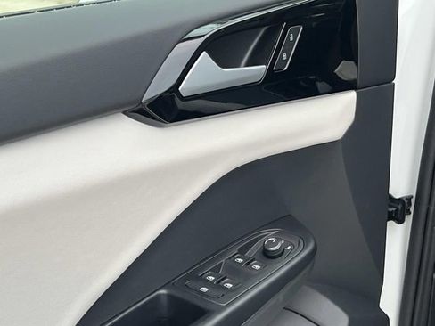 New 2026 Volkswagen Taos S FWD image 11