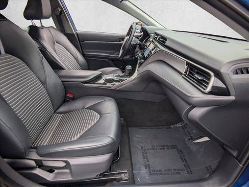 Used 2020 Toyota Camry SE FWD image 19