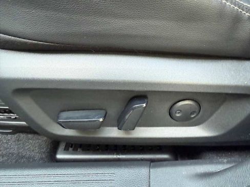 Used 2022 Nissan Rogue SL w/ SL Premium Package image 5