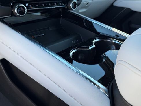 New 2025 Chevrolet Suburban Premier image 14