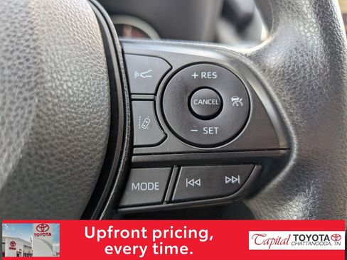 Used 2025 Toyota RAV4 XLE image 17