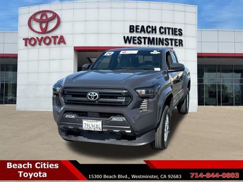Certified 2024 Toyota Tacoma SR5 w/ SR5 Upgrade Package AWD/4WD image 5