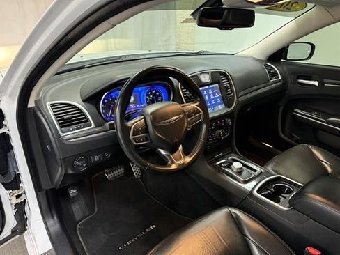 Used 2021 Chrysler 300 Touring L image 23