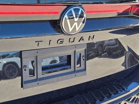 New 2026 Volkswagen Tiguan SE R-Line FWD image 9