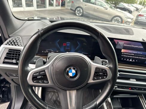 Used 2024 BMW X5 xDrive40i w/ M Sport Package AWD/4WD image 25