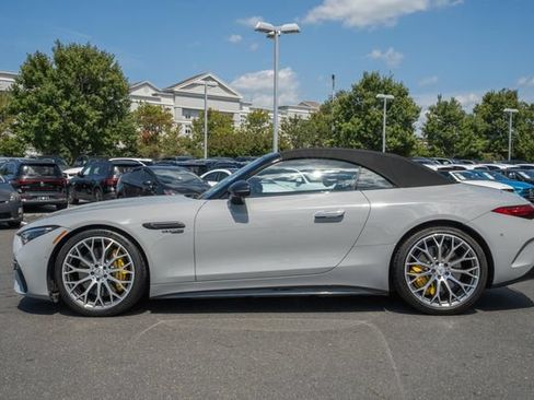 Used 2022 Mercedes-Benz SL 55 AMG 4MATIC w/ Driver Assistance Package image 4