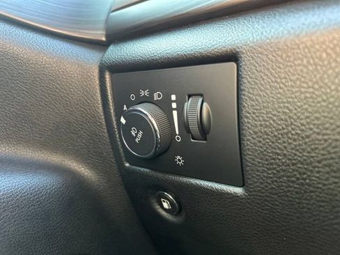Used 2022 Jeep Grand Cherokee Laredo X RWD image 20