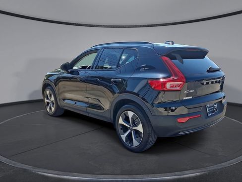 Certified 2026 Volvo XC40 B5 Plus AWD/4WD image 28