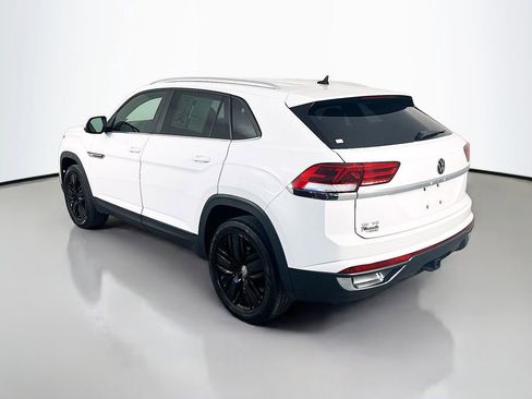 Used 2022 Volkswagen Atlas Cross Sport SE image 5