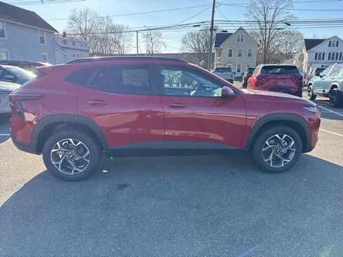 New 2026 Chevrolet Trax LT FWD image 3