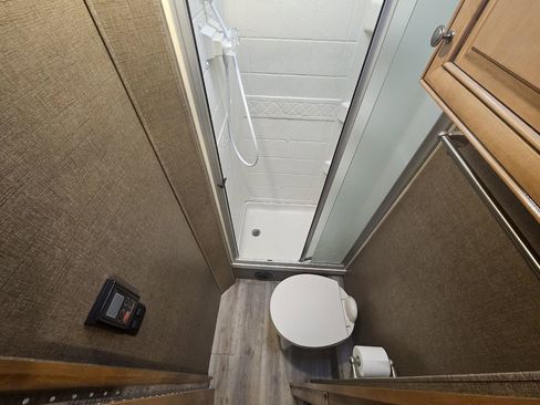 Used 2017 Mercedes-Benz Sprinter 3500 image 35