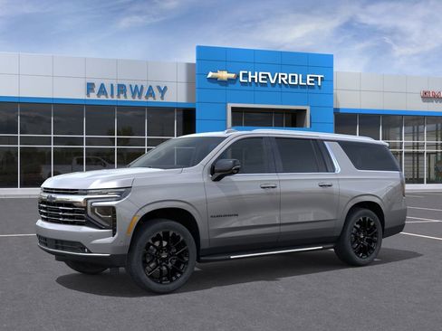 New 2026 Chevrolet Suburban LT AWD/4WD image 2