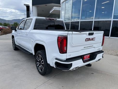 Used 2022 GMC Sierra 1500 AT4 w/ AT4 Premium Package AWD/4WD image 4