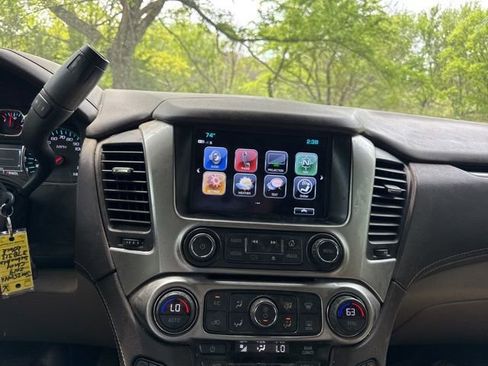 Used 2019 Chevrolet Suburban LT image 25