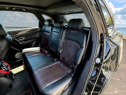Used 2020 Bentley Bentayga AWD/4WD image 22