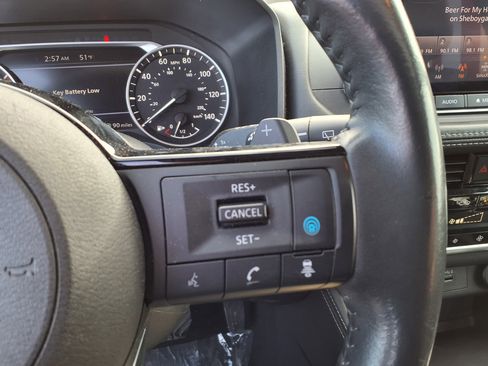Used 2022 Nissan Rogue SL FWD image 23