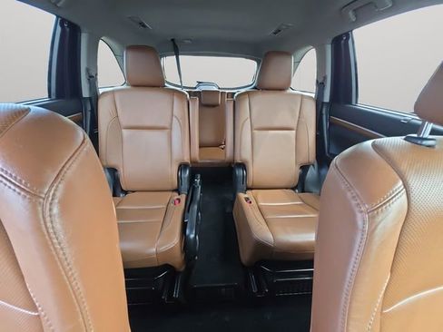 Used 2019 Toyota Highlander Limited AWD/4WD image 17