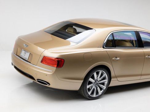 Used 2015 Bentley Flying Spur W12 image 27