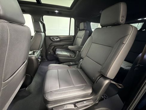 Used 2024 Chevrolet Suburban Z71 w/ Luxury Package image 25