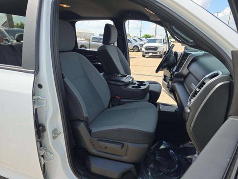 Used 2024 RAM 2500 Big Horn AWD/4WD image 7
