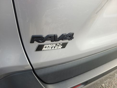 Used 2023 Toyota RAV4 Limited image 30