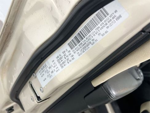 Used 2015 Jeep Cherokee Latitude w/ Cold Weather Group image 26