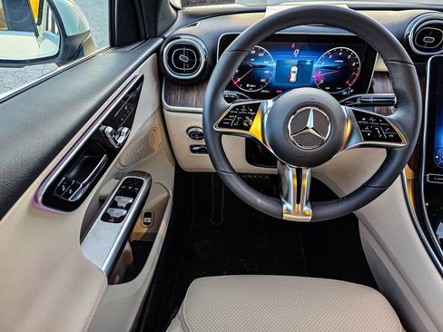 New 2025 Mercedes-Benz GLC 300 4MATIC image 30