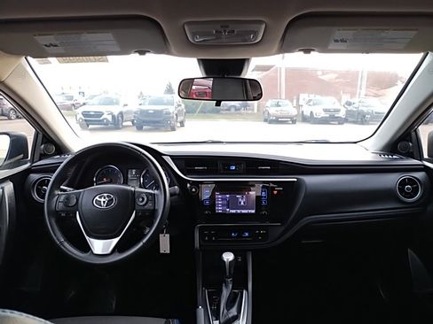 Used 2017 Toyota Corolla SE image 14