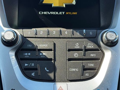 Used 2017 Chevrolet Equinox LT w/ Convenience Package image 13