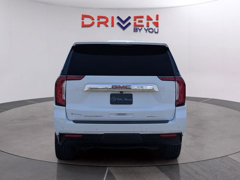 Used 2022 GMC Yukon SLT w/ SLT Premium Package image 4