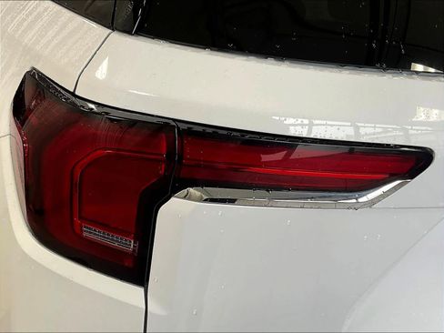 Used 2025 GMC Terrain Elevation image 33