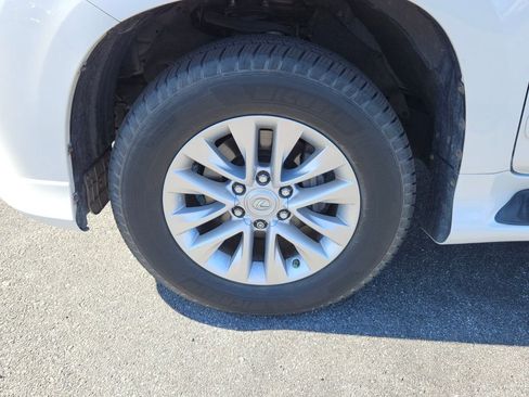 Used 2019 Lexus GX 460 Premium w/ Premium Package AWD/4WD image 9