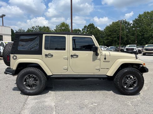 Used 2018 Jeep Wrangler Unlimited Sport AWD/4WD image 9