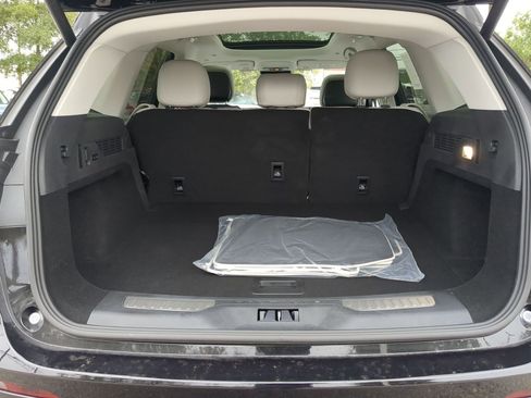 New 2026 Lincoln Nautilus Premier w/ Equipment Group 102A image 23