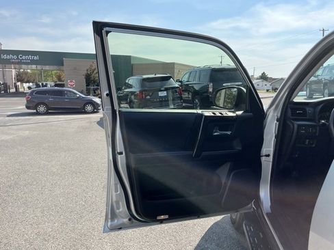 Used 2024 Toyota 4Runner TRD Off-Road Premium image 28