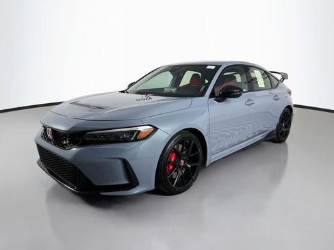 Used 2024 Honda Civic Type R image 3