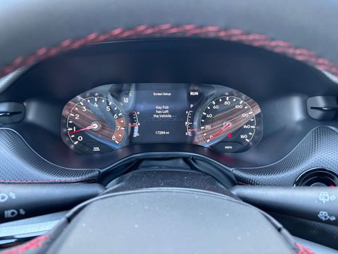 Used 2025 Jeep Compass Trailhawk image 40