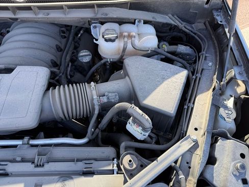 Used 2024 GMC Yukon SLE RWD image 32