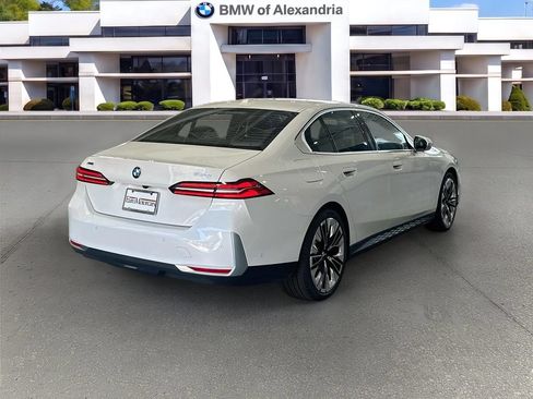 Used 2024 BMW 530i xDrive w/ Premium Package AWD/4WD image 5