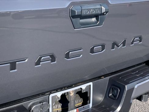 Used 2025 Toyota Tacoma SR5 RWD image 10